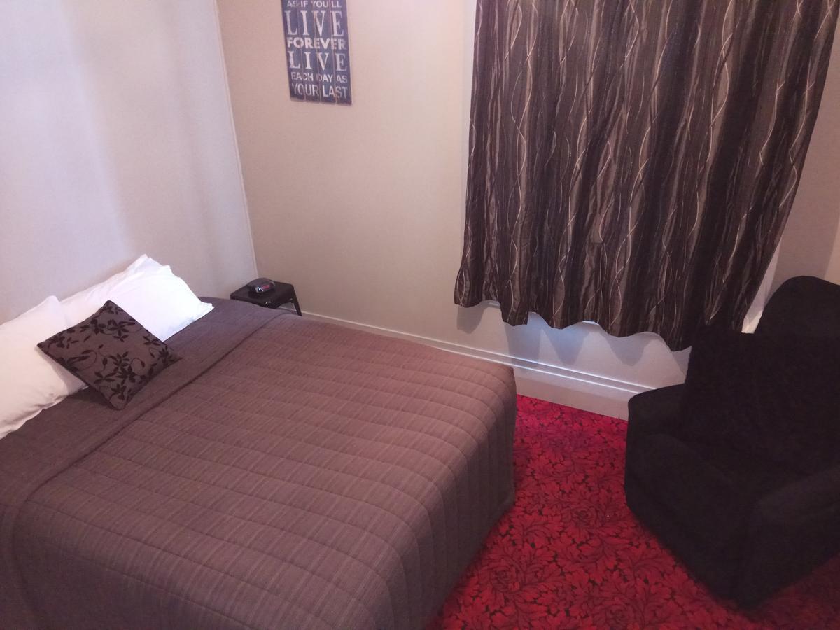Otautau Hotel Eksteriør bilde