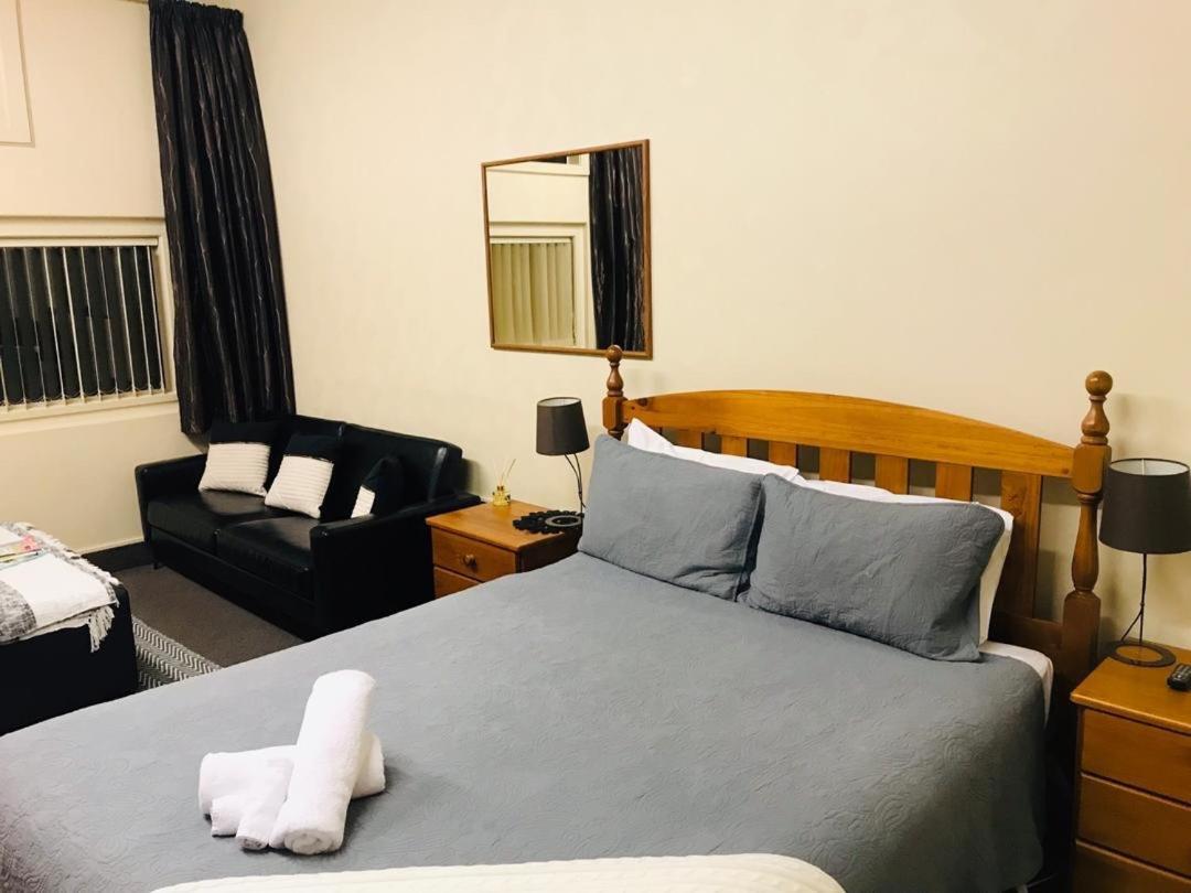 Otautau Hotel Eksteriør bilde