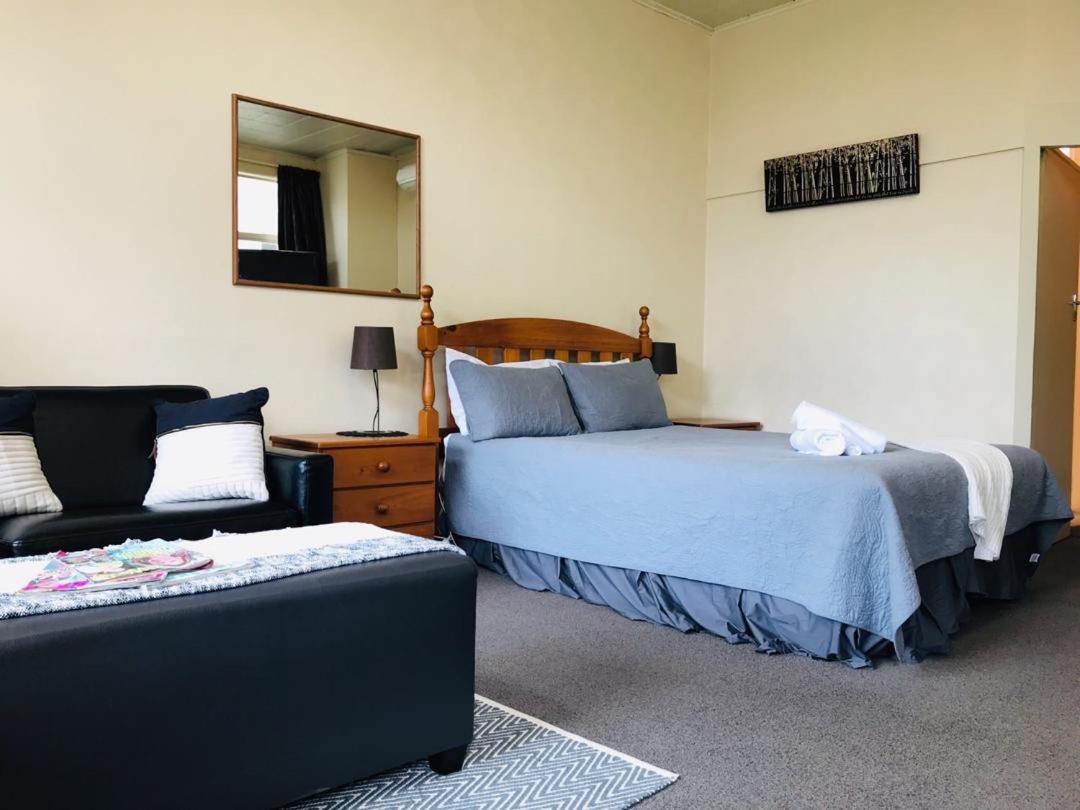 Otautau Hotel Eksteriør bilde